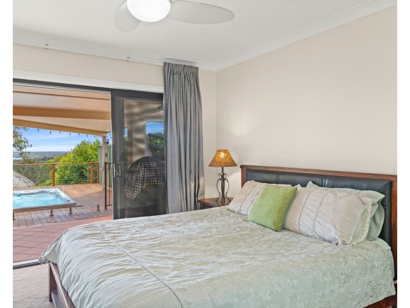 77 Highvale Drive, Helensvale QLD 4212