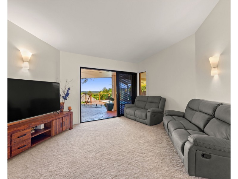 77 Highvale Drive, Helensvale QLD 4212