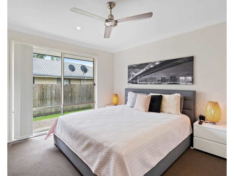 8 Penfolds Close, Pimpama QLD 4209