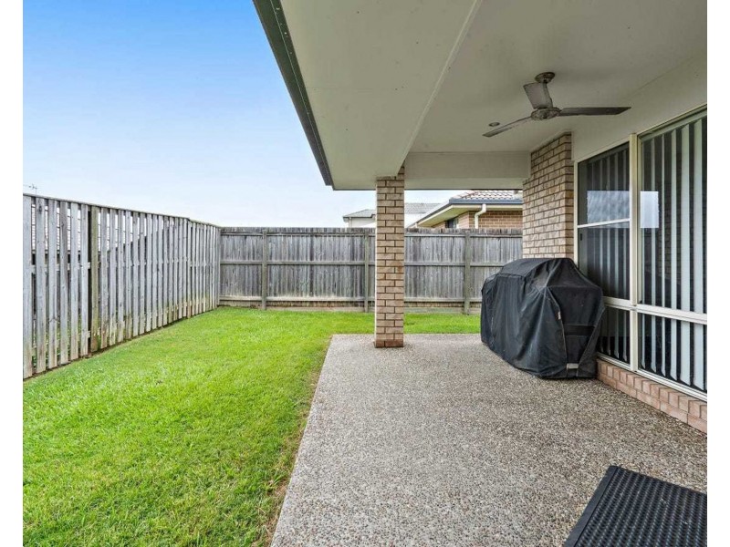 8 Penfolds Close, Pimpama QLD 4209