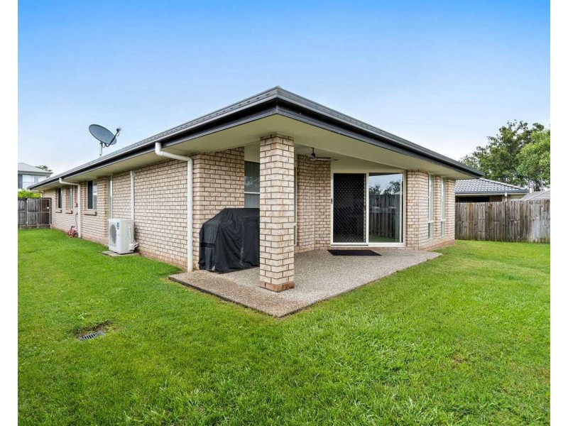 8 Penfolds Close, Pimpama QLD 4209