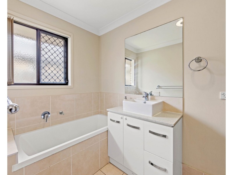 28 Augusta Boulevard, Pimpama QLD 4209