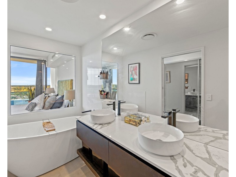 51101/5 Harbour Side Court, Biggera Waters QLD 4216