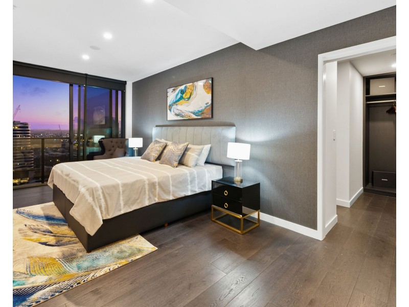 1701/185 Old Burleigh Road, Broadbeach QLD 4218