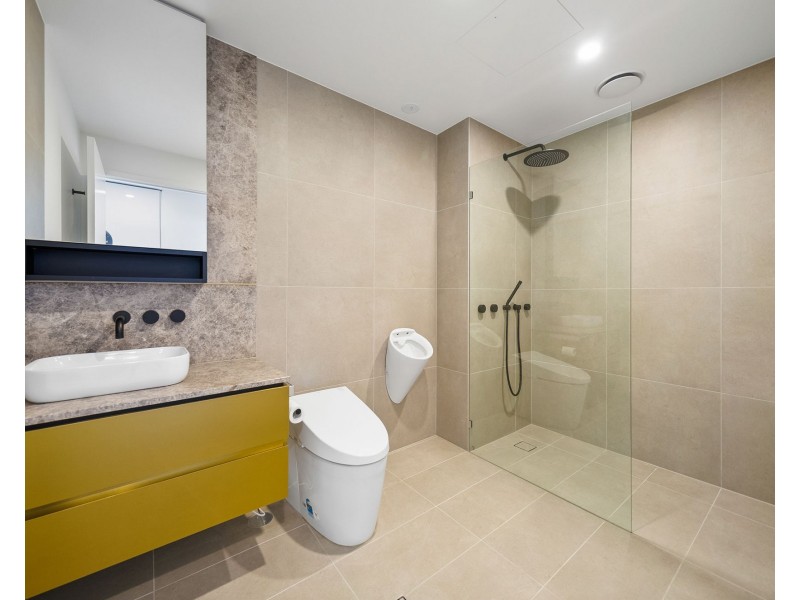 1701/185 Old Burleigh Road, Broadbeach QLD 4218