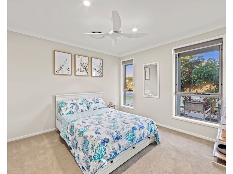 28 Butterleaf Crescent, Pimpama QLD 4209