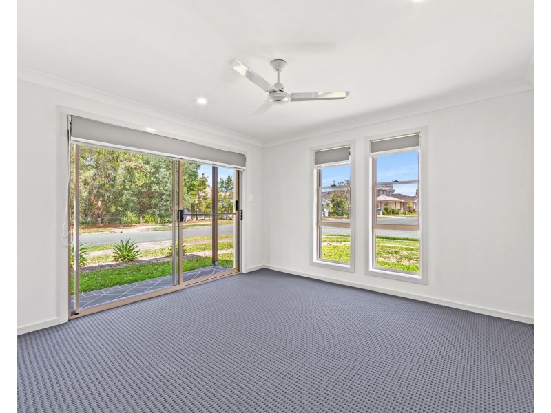 1/1 Leichhardt Street, Coomera QLD 4209
