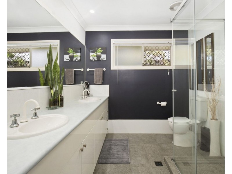67 Armstrong Way, Highland Park QLD 4211