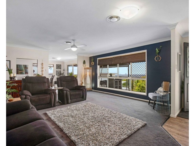 67 Armstrong Way, Highland Park QLD 4211