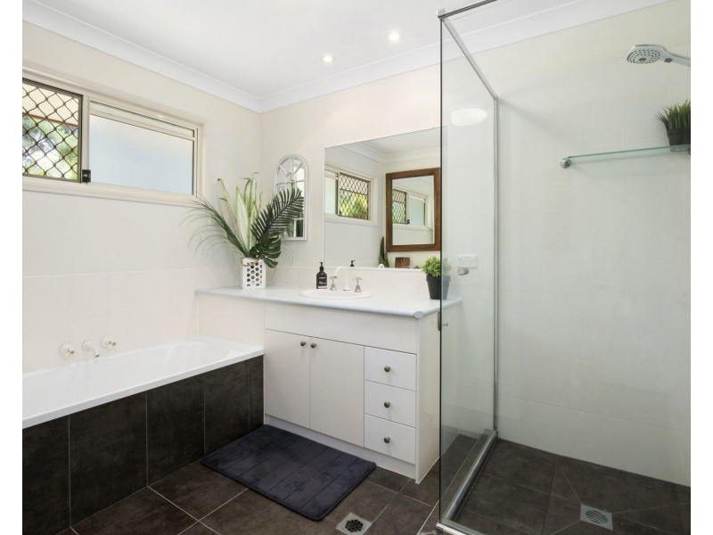67 Armstrong Way, Highland Park QLD 4211