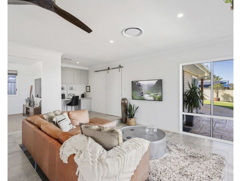 12 Parklane Place, Highland Park QLD 4211