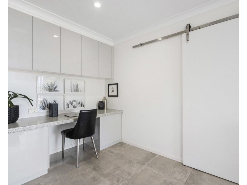 12 Parklane Place, Highland Park QLD 4211