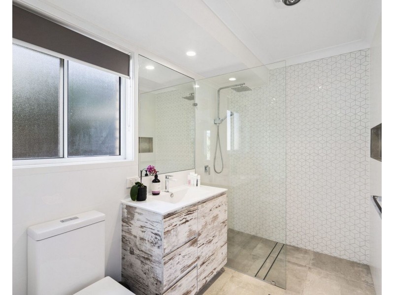 12 Parklane Place, Highland Park QLD 4211