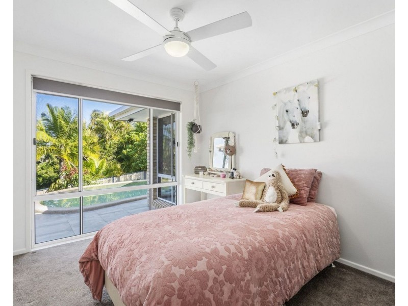 12 Parklane Place, Highland Park QLD 4211