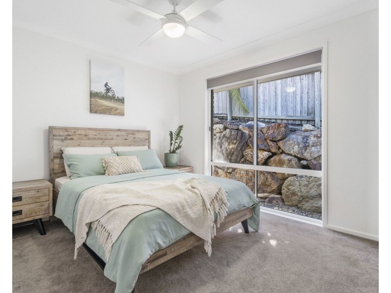 12 Parklane Place, Highland Park QLD 4211