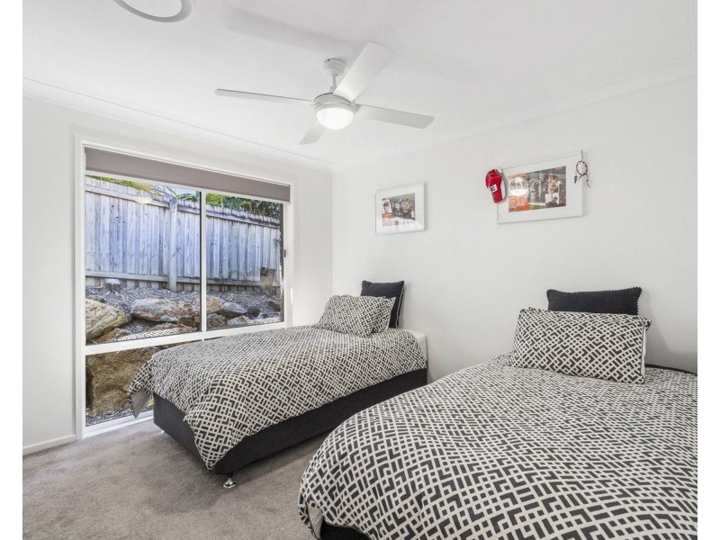 12 Parklane Place, Highland Park QLD 4211
