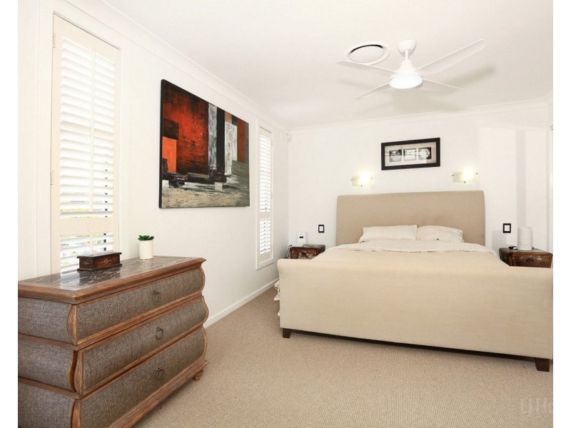 1/374 Pine Ridge Road, Coombabah QLD 4216