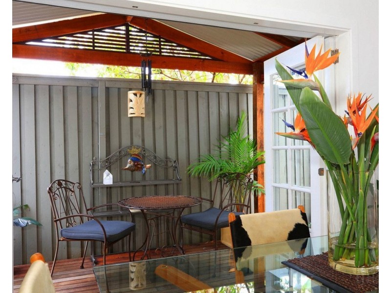 1/374 Pine Ridge Road, Coombabah QLD 4216