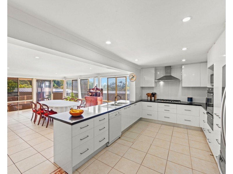 3 Robinson Place, Currumbin Waters QLD 4223