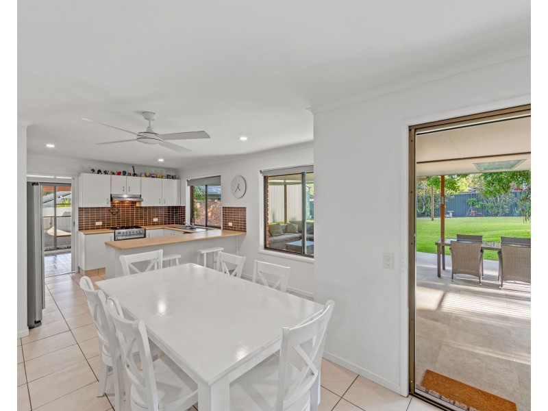 3 Batlow Court, Helensvale QLD 4212