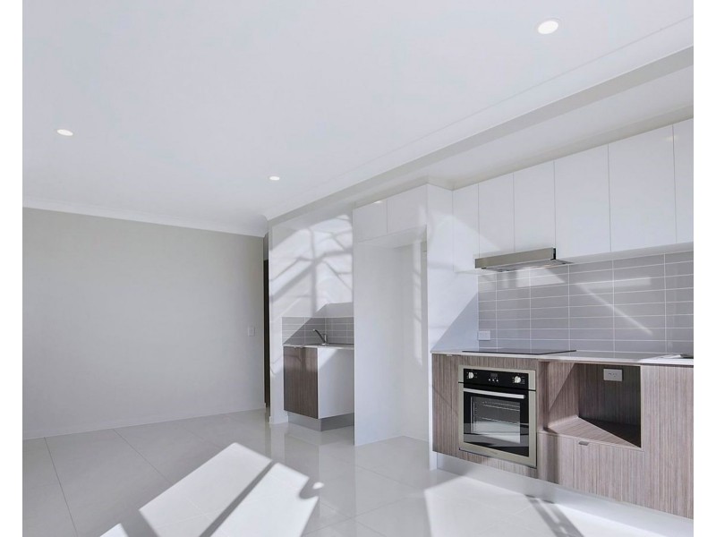 2/56 Montana Cct, Logan Reserve QLD 4133