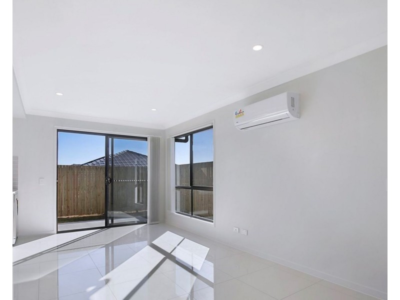 2/56 Montana Cct, Logan Reserve QLD 4133