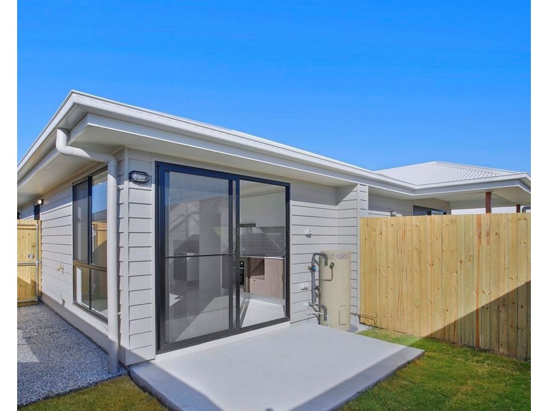 2/56 Montana Cct, Logan Reserve QLD 4133