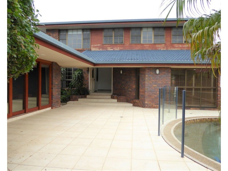 5 Daru Avenue, Runaway Bay QLD 4216