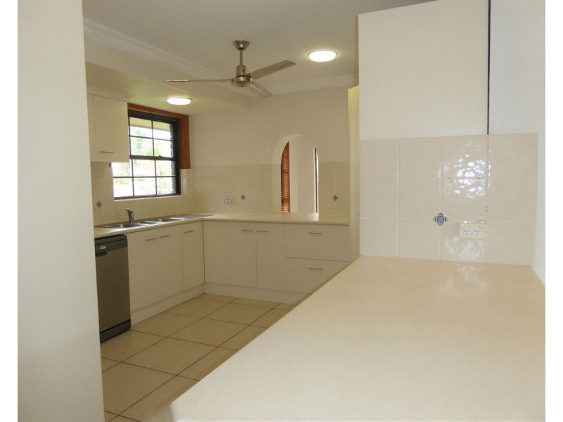 5 Daru Avenue, Runaway Bay QLD 4216