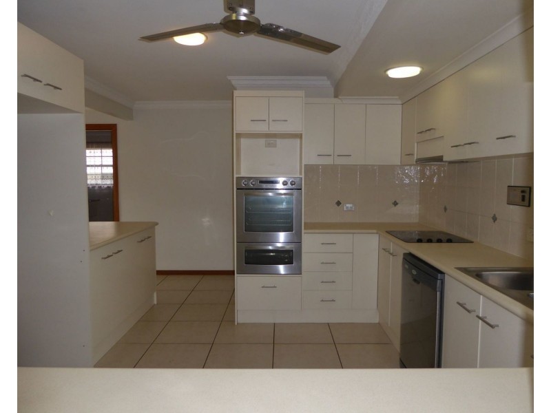 5 Daru Avenue, Runaway Bay QLD 4216