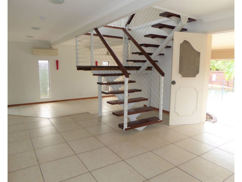 5 Daru Avenue, Runaway Bay QLD 4216