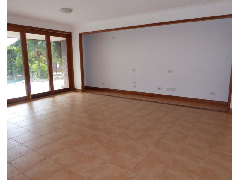 5 Daru Avenue, Runaway Bay QLD 4216