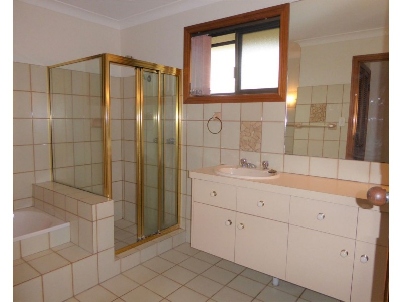 5 Daru Avenue, Runaway Bay QLD 4216