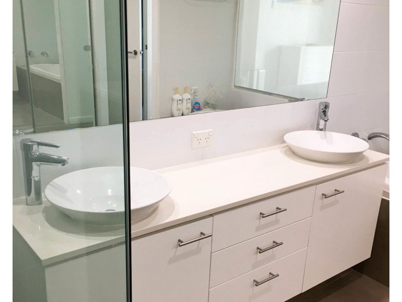 1101/33 T E Peters Drive, Broadbeach Waters QLD 4218