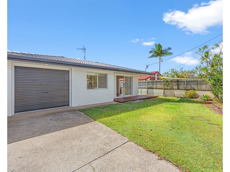 230 Bayview Street, Runaway Bay QLD 4216
