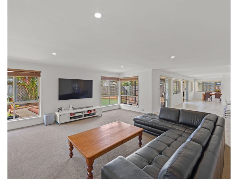 3 Vanimo Court, Runaway Bay QLD 4216