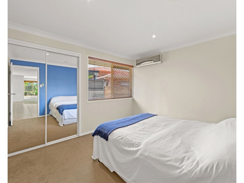 3 Vanimo Court, Runaway Bay QLD 4216