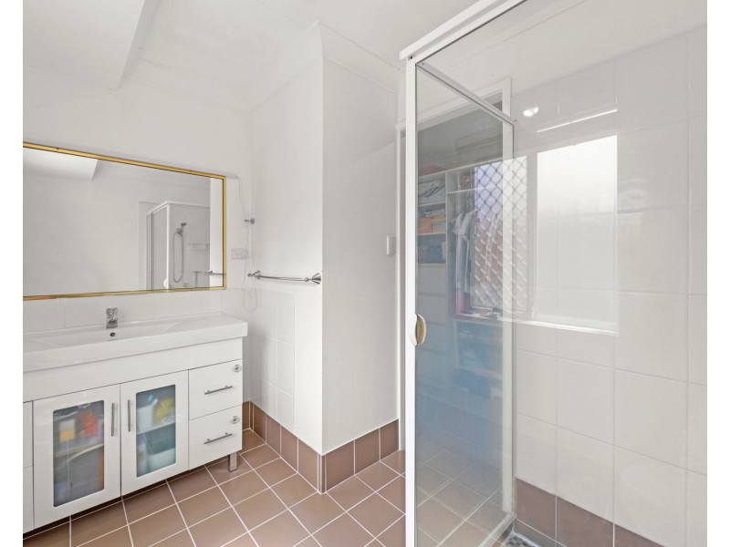 3 Vanimo Court, Runaway Bay QLD 4216