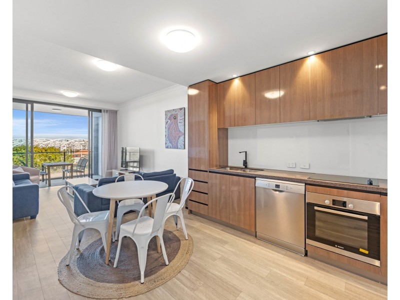 5228 Harbourview Drive, Hope Island QLD 4212