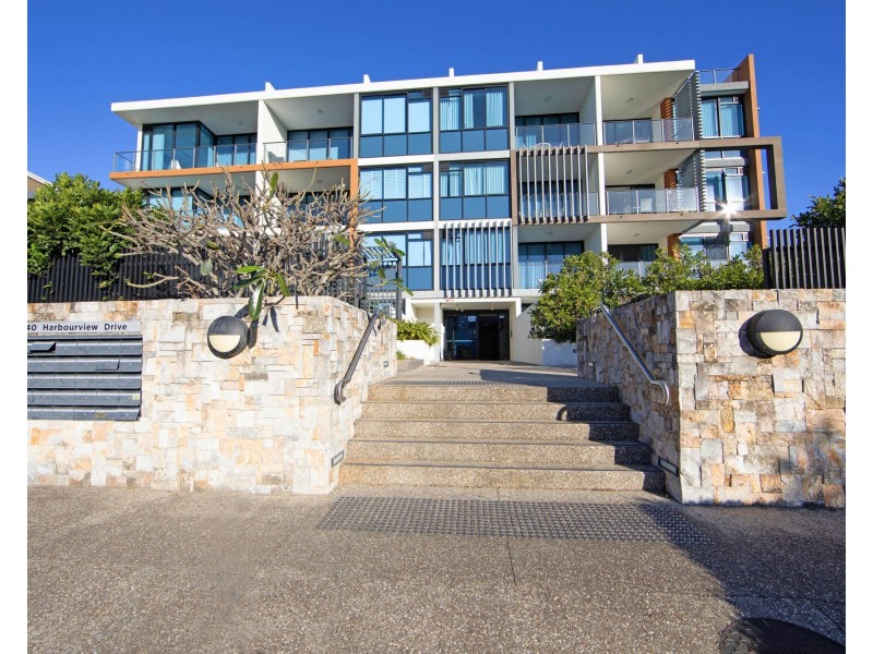5228 Harbourview Drive, Hope Island QLD 4212