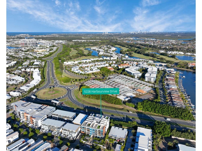 5228 Harbourview Drive, Hope Island QLD 4212