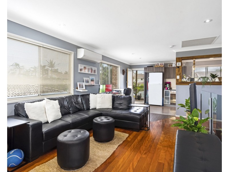 8 Rathbone Place, Labrador QLD 4215