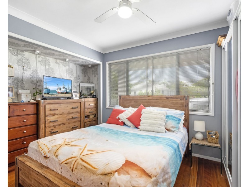 8 Rathbone Place, Labrador QLD 4215
