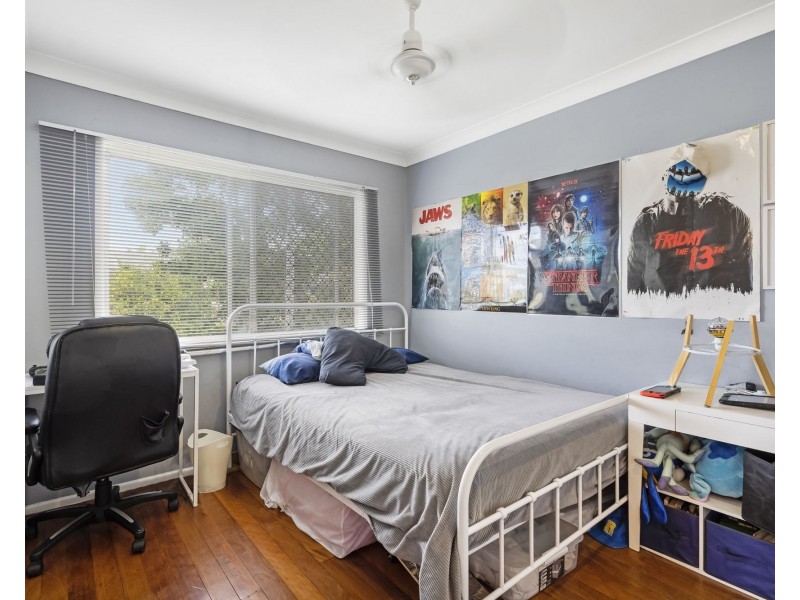 8 Rathbone Place, Labrador QLD 4215
