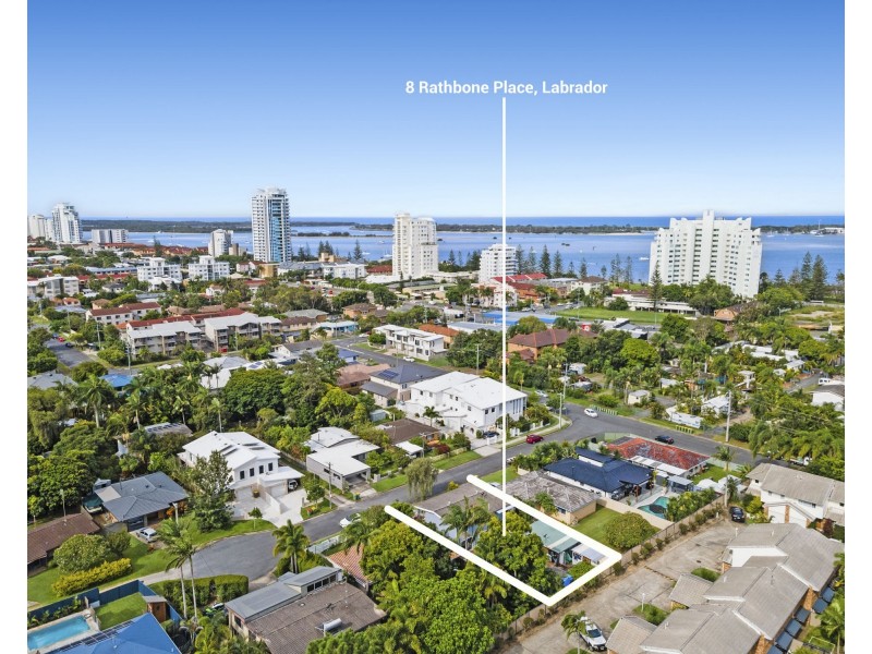 8 Rathbone Place, Labrador QLD 4215