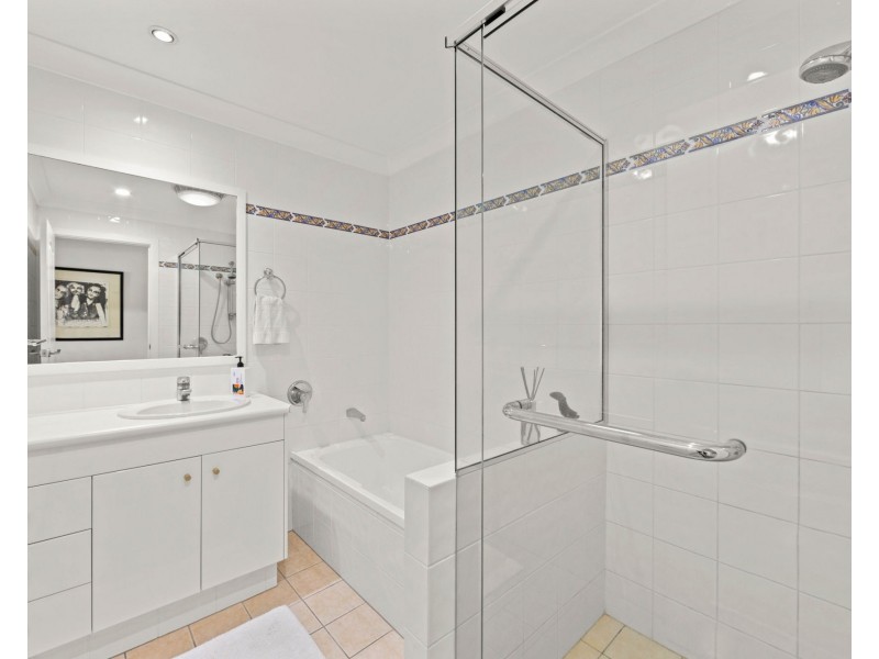 89/117 Palm Meadows Drive, Carrara QLD 4211