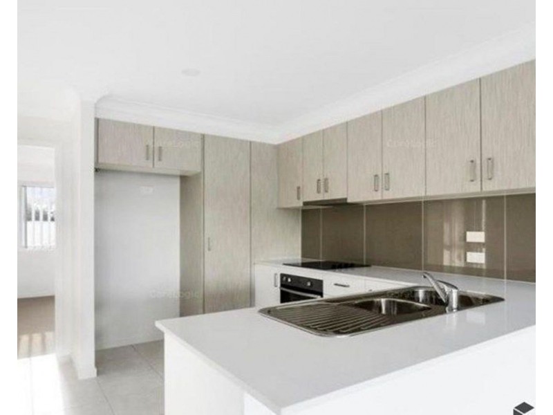 9/4 Rhiana Street, Pimpama QLD 4209