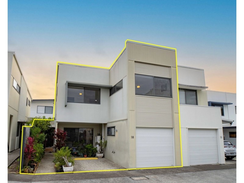 18/22 Careel Close, Helensvale QLD 4212