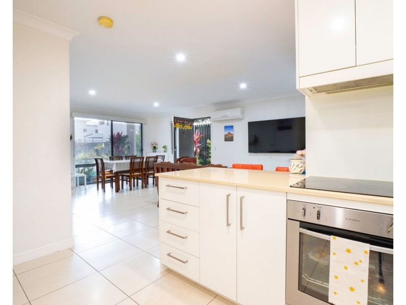 18/22 Careel Close, Helensvale QLD 4212