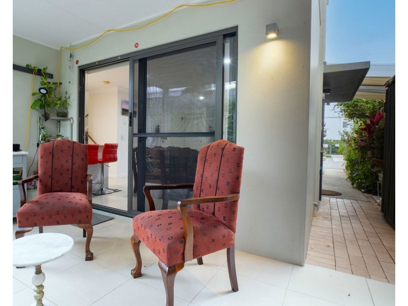 18/22 Careel Close, Helensvale QLD 4212